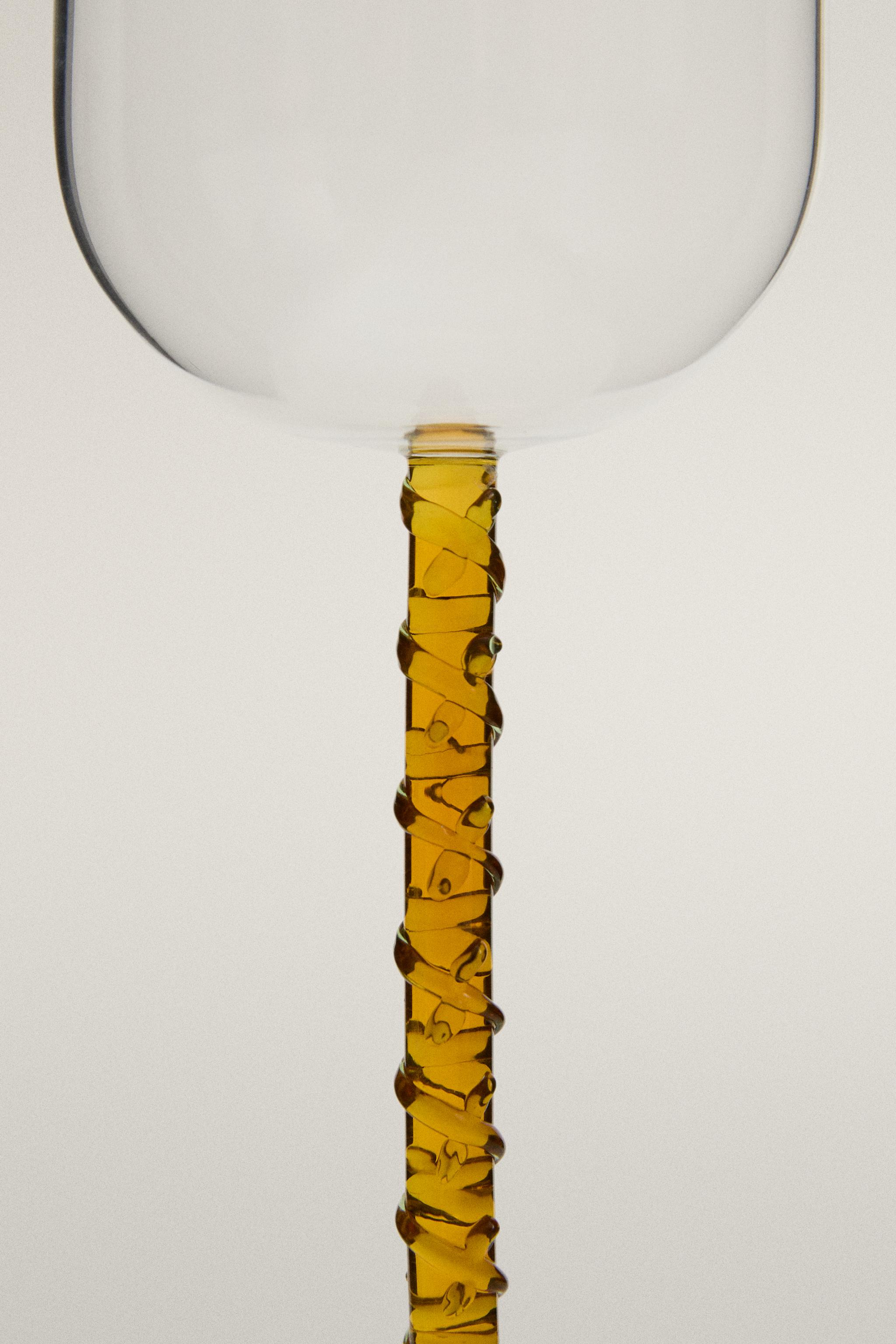 BOROSILICATE GLASS WITH COLOURED STEM